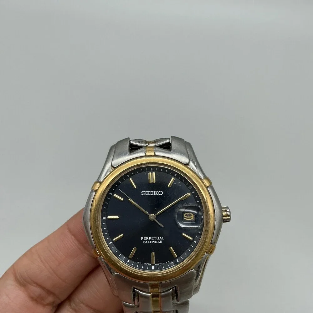 Seiko Perpetual Calendar Mens Watch 38mm Black Two Tone 8F32-0A09 For Parts